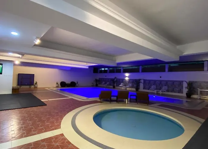 Near Okada Bali Vibe 2bedroom Free Parking And Pool With Netflix Prime Hbo Apartamento Manila