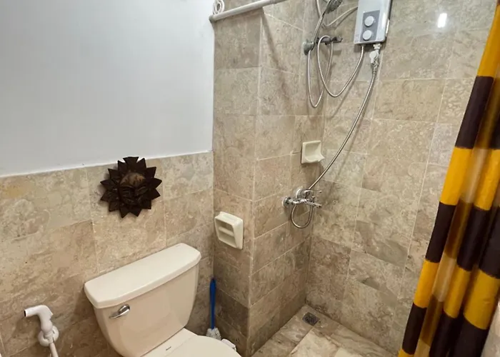 Near Okada Bali Vibe 2bedroom Free Parking And Pool With Netflix Prime Hbo Apartamento Manila